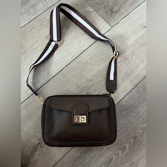 Handbags - NWOT Camera Bag